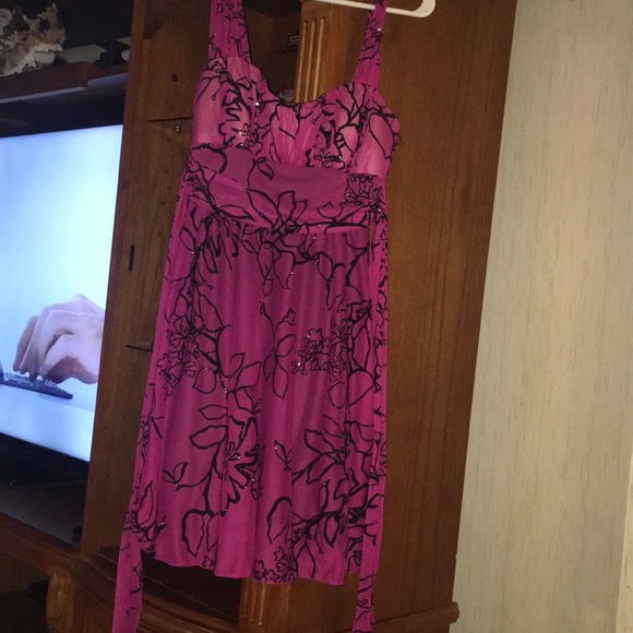 Pink and black dress, worn once, knee length - Picture 3 of 3